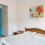 بيت ضيافة Galini 3*